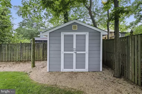 Exterior - 1367 Cedar Ave, Annapolis, MD 21403 photo 7 of 9