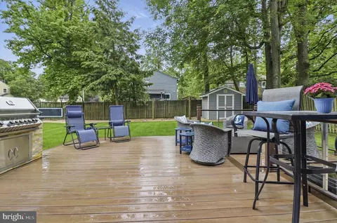 Exterior - 1367 Cedar Ave, Annapolis, MD 21403 photo 4 of 9