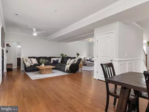 Living - 933 Winding Rd, Edgewater, MD 21037 photo 1 of 6