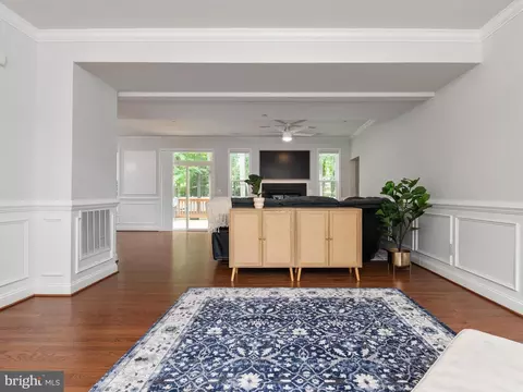 Living - 933 Winding Rd, Edgewater, MD 21037 photo 6 of 6