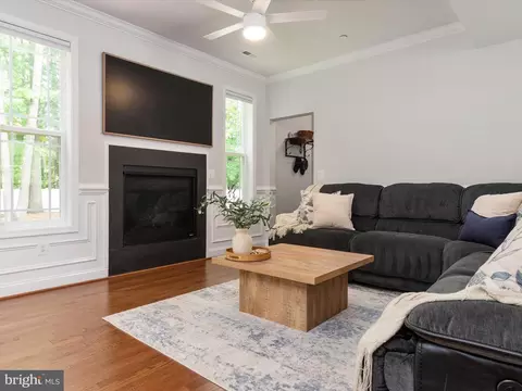 Living - 933 Winding Rd, Edgewater, MD 21037 photo 3 of 6