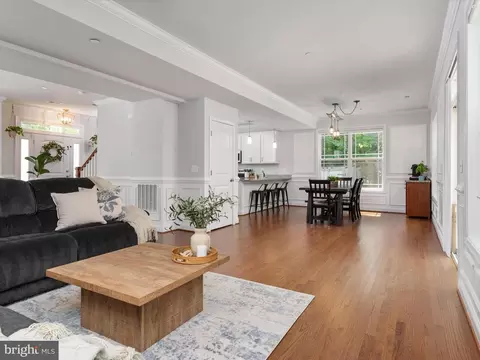 Living - 933 Winding Rd, Edgewater, MD 21037 photo 4 of 6