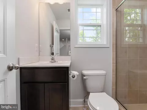 Bath - 933 Winding Rd, Edgewater, MD 21037 photo 4 of 4