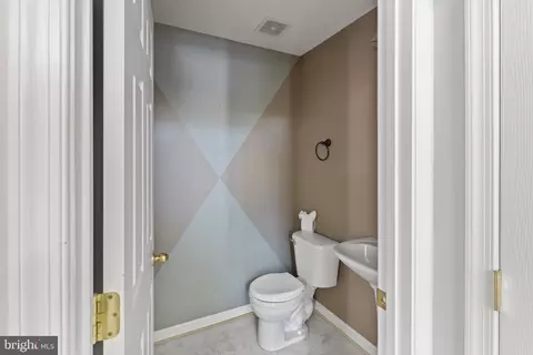 Entry Way - 1562 Falling Brook Ct, Odenton, MD 21113 photo 2 of 2