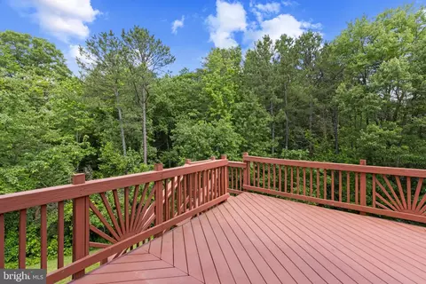 Exterior - 1562 Falling Brook Ct, Odenton, MD 21113 photo 4 of 6