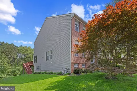 Exterior - 1562 Falling Brook Ct, Odenton, MD 21113 photo 5 of 6