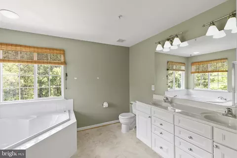 Bath - 1562 Falling Brook Ct, Odenton, MD 21113 photo 1 of 4