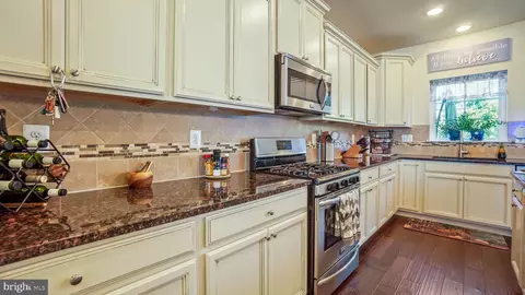 7106 River Birch Dr, Hanover, MD 21076 photo 9