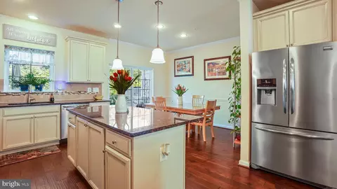 7106 River Birch Dr, Hanover, MD 21076 photo 6