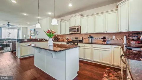 7106 River Birch Dr, Hanover, MD 21076 photo 10