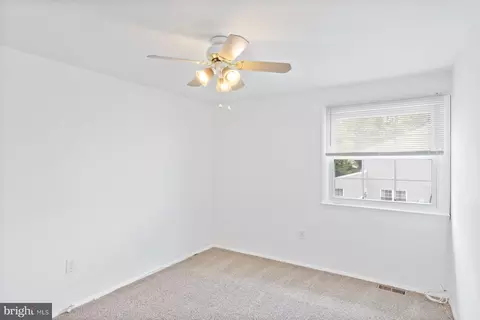 Bedroom - 8532 Neptune Dr, Pasadena, MD 21122 photo 2 of 4