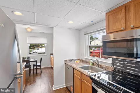 Kitchen - 8532 Neptune Dr, Pasadena, MD 21122 photo 2 of 2