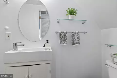 Bath - 8532 Neptune Dr, Pasadena, MD 21122 photo 1 of 3