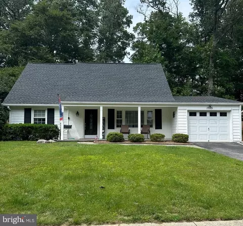 1725 Swinburne Ave, Crofton, MD 21114