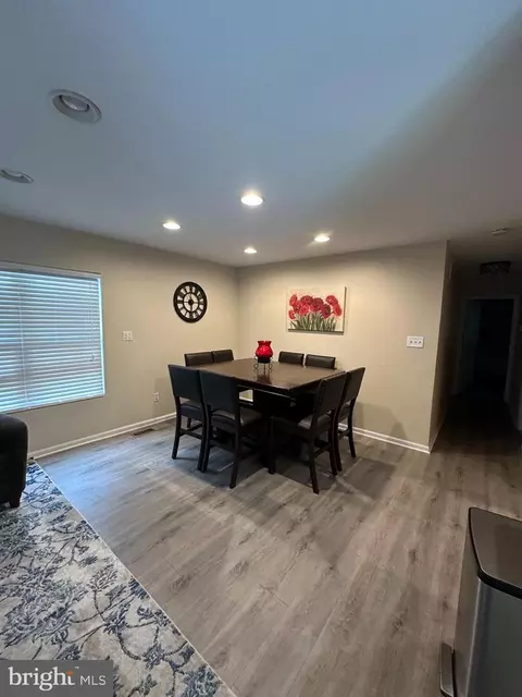 1088 Locust Dr, Pasadena, MD 21122 photo 6