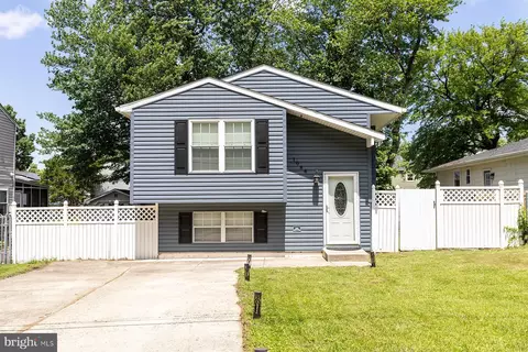 1088 Locust Dr, Pasadena, MD 21122 photo 4