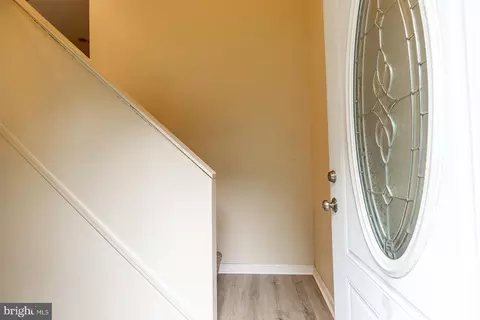 1088 Locust Dr, Pasadena, MD 21122 photo 5