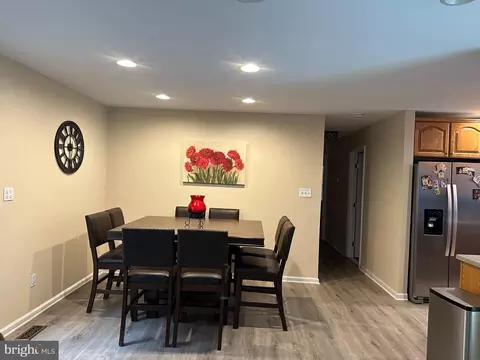 1088 Locust Dr, Pasadena, MD 21122 photo 8
