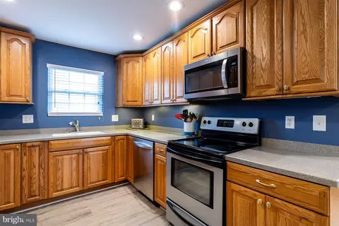 1088 Locust Dr, Pasadena, MD 21122 photo 14