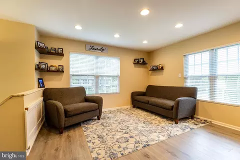 1088 Locust Dr, Pasadena, MD 21122 photo 11