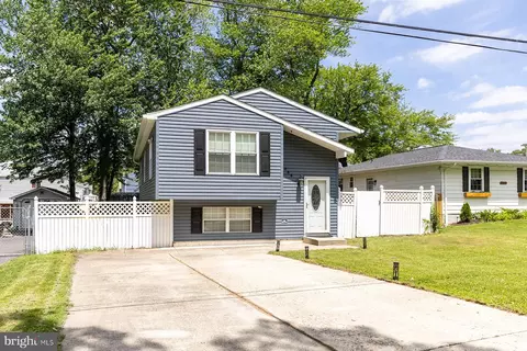 1088 Locust Dr, Pasadena, MD 21122
