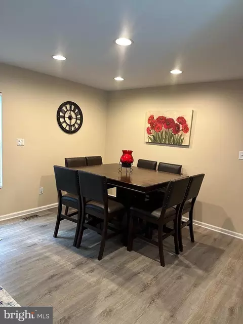 1088 Locust Dr, Pasadena, MD 21122 photo 9