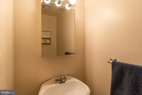 1088 Locust Dr, Pasadena, MD 21122 photo 33
