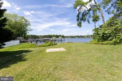 1088 Locust Dr, Pasadena, MD 21122 photo 44