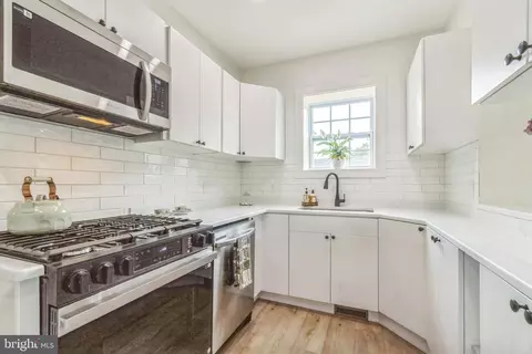 Kitchen - 309 Bayview Rd, Edgewater, MD 21037 photo 1 of 2