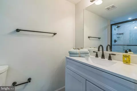 Bath - 309 Bayview Rd, Edgewater, MD 21037 photo 1 of 1