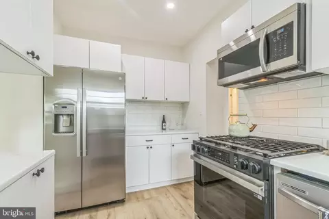 Kitchen - 309 Bayview Rd, Edgewater, MD 21037 photo 2 of 2