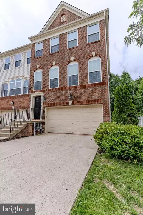 7522 Stonehouse Run Dr, Glen Burnie, MD 21060