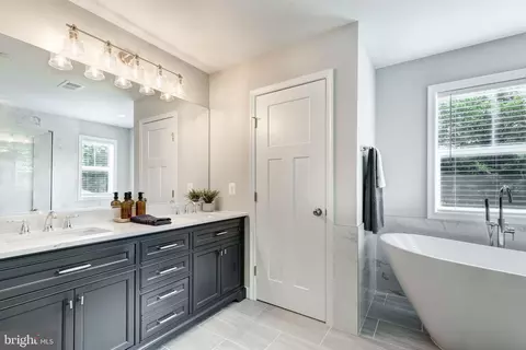 Bath - 7205 Forest Ave, Hanover, MD 21076 photo 3 of 5