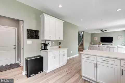 Entry Way - 7205 Forest Ave, Hanover, MD 21076 photo 12 of 20