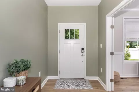 Entry Way - 7205 Forest Ave, Hanover, MD 21076 photo 2 of 20