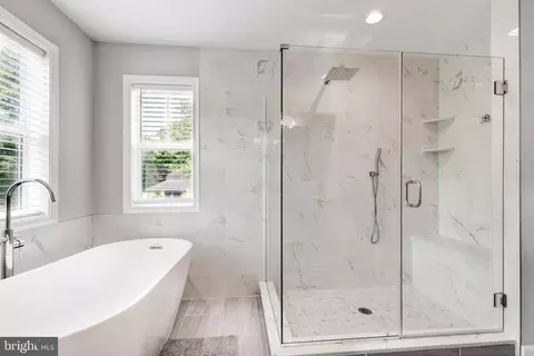 Bath - 7205 Forest Ave, Hanover, MD 21076 photo 4 of 5