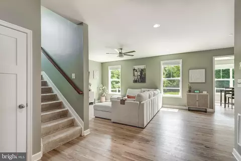 Entry Way - 7205 Forest Ave, Hanover, MD 21076 photo 4 of 20