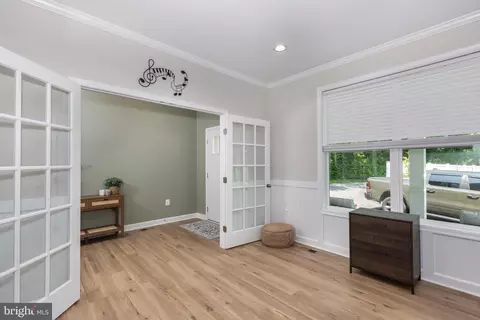Entry Way - 7205 Forest Ave, Hanover, MD 21076 photo 3 of 20