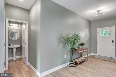 Entry Way - 7205 Forest Ave, Hanover, MD 21076 photo 6 of 20