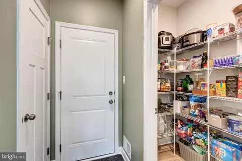 Entry Way - 7205 Forest Ave, Hanover, MD 21076 photo 13 of 20