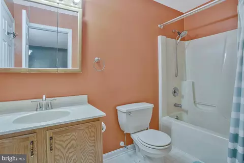 Bath - 6040 Shady Side Rd, Shady Side, MD 20764 photo 1 of 3