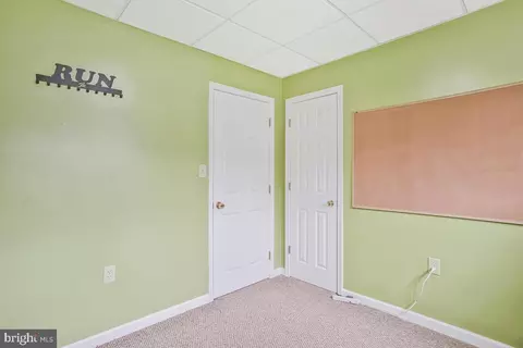 Bedroom - 6040 Shady Side Rd, Shady Side, MD 20764 photo 6 of 6