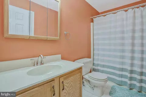 Bath - 6040 Shady Side Rd, Shady Side, MD 20764 photo 2 of 3