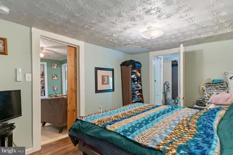 Bedroom - 5914 Shady Side Rd, Shady Side, MD 20764 photo 2 of 2