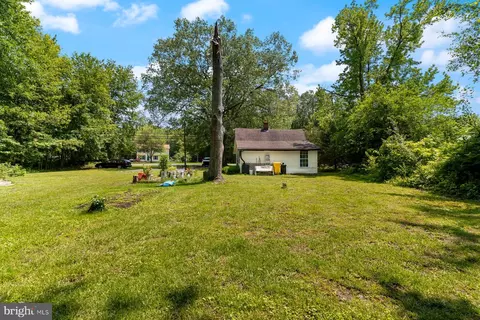 Exterior - 5914 Shady Side Rd, Shady Side, MD 20764 photo 2 of 6