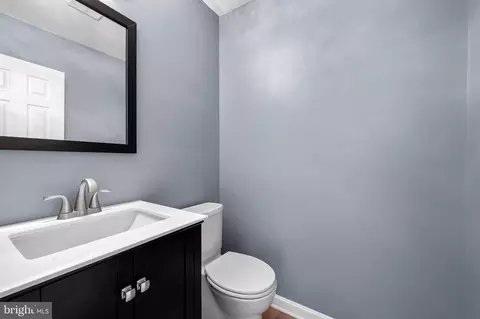 Entry Way - 1218 Holmespun Dr, Pasadena, MD 21122 photo 1 of 4