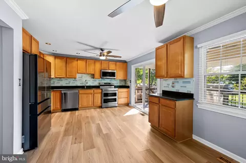 Kitchen - 1218 Holmespun Dr, Pasadena, MD 21122 photo 1 of 4