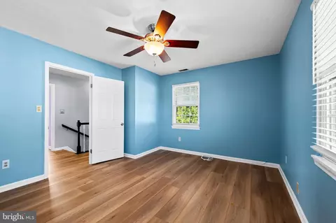 Bedroom - 1218 Holmespun Dr, Pasadena, MD 21122 photo 5 of 5