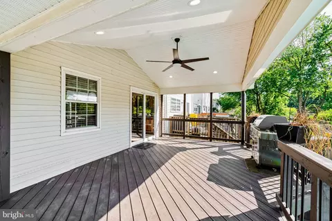 Exterior - 1218 Holmespun Dr, Pasadena, MD 21122 photo 3 of 8