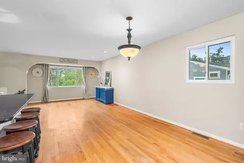 Living - 1157 Pine Tree Dr, Annapolis, MD 21409 photo 2 of 7